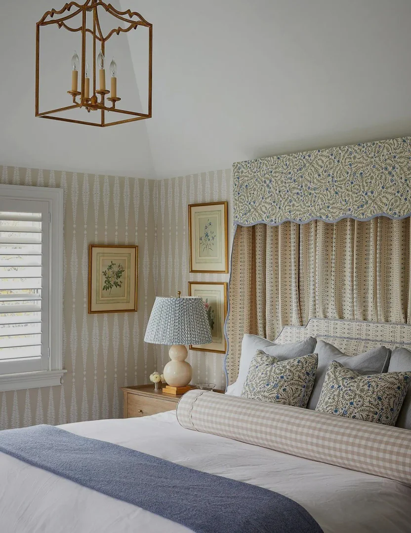 14. Timeless Blue and Beige Elegance (Wallpaper Ideas for Bedroom)