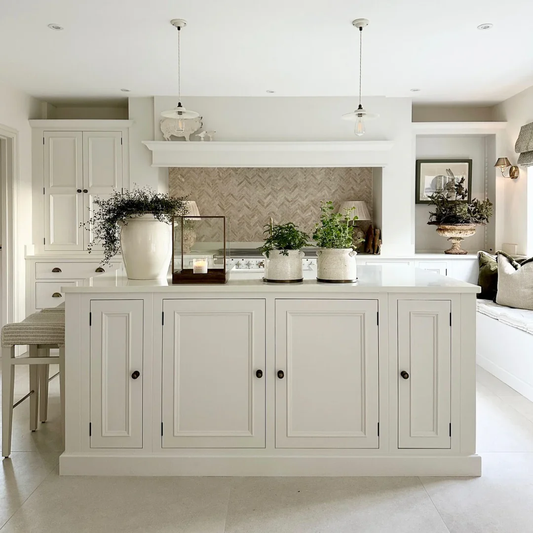 16. Neutral Herringbone Detail (Backsplash Ideas for White Kitchen)