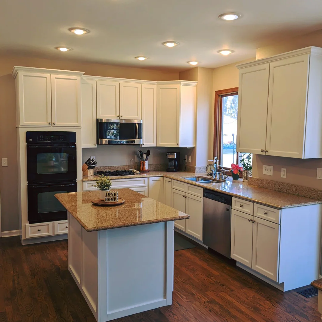 2. Classic White Comfort Kitchen (Kitchen Cabinet Ideas)