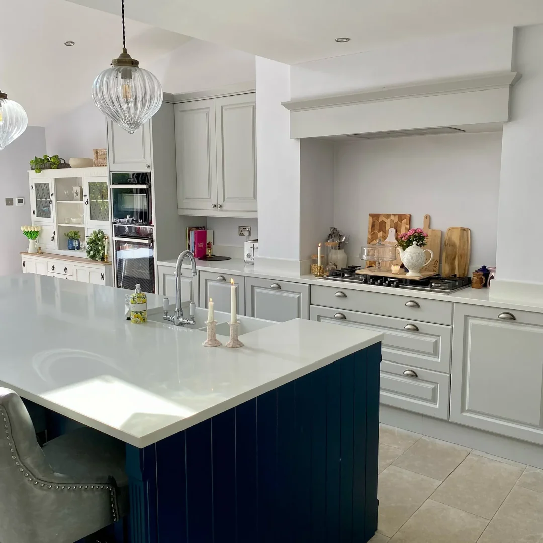 3. Modern Contrast in Navy and White (Countertop Ideas for Kitchen)