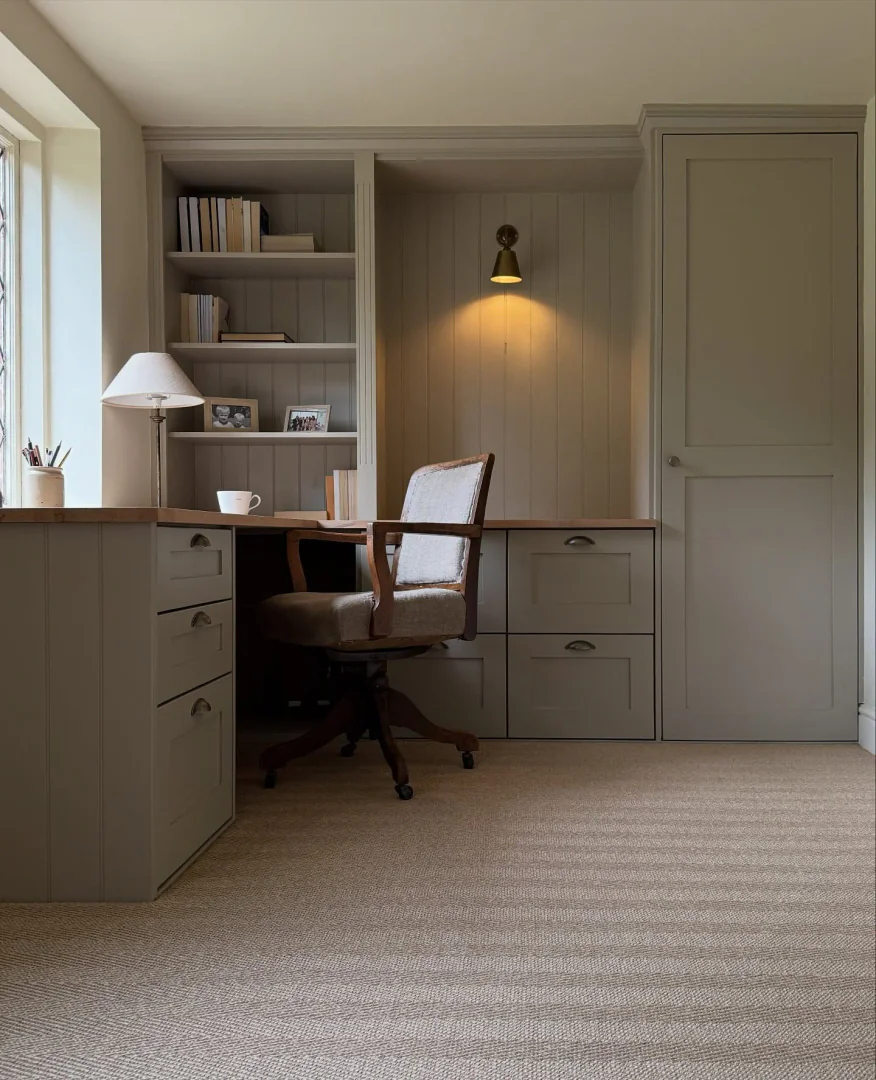 4. Neutral Tradition with Subtle Charm (Simple Office Ideas)