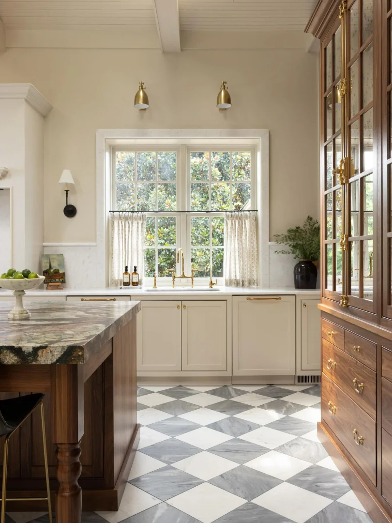 8. Patterned Marble Statement (Neutral Kitchen Ideas)