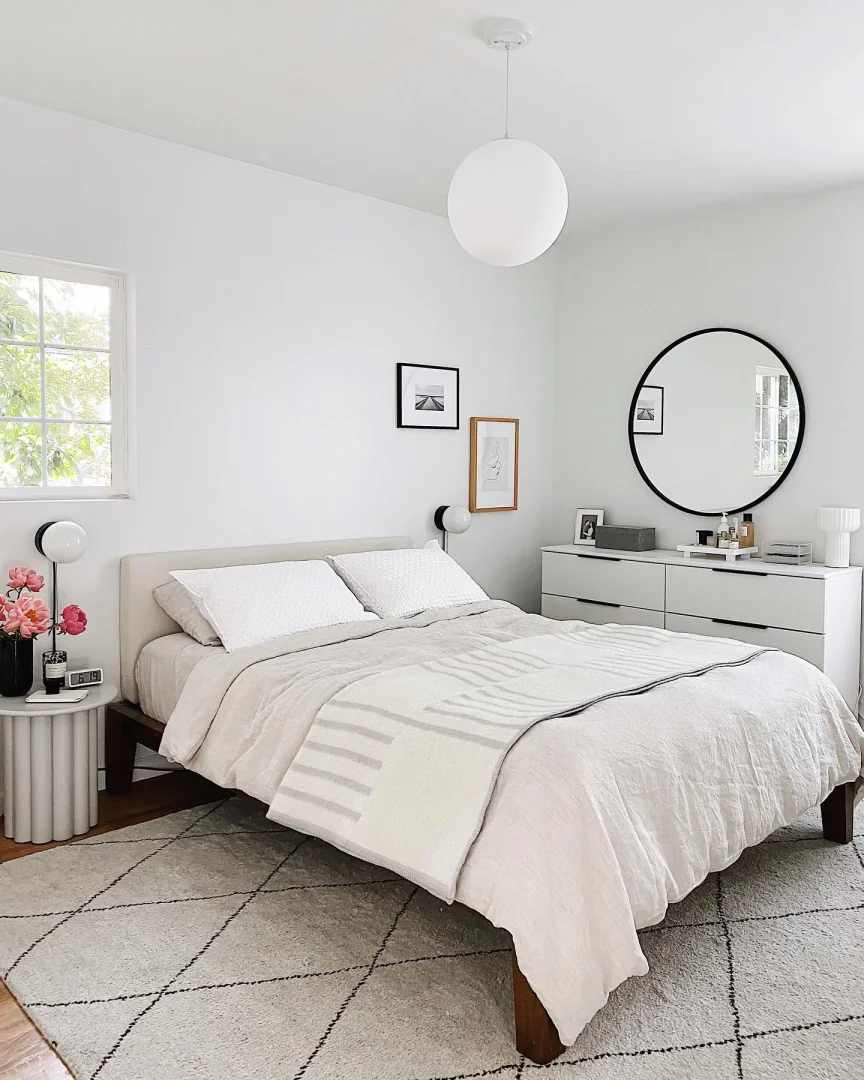 11. Minimal Modern with Black Accents (Apartment Bedroom Ideas)
