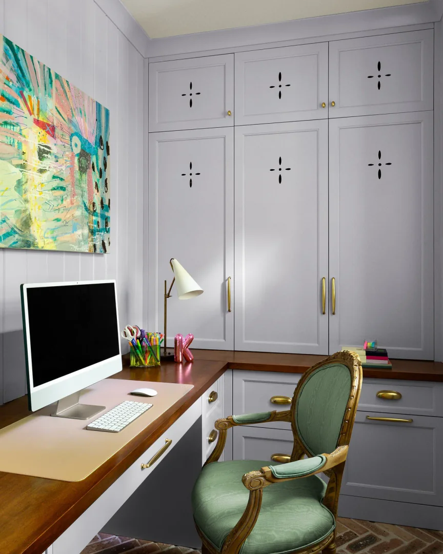 13. Pastel Lilac Office with Classic Accents (Minimal Office Ideas)