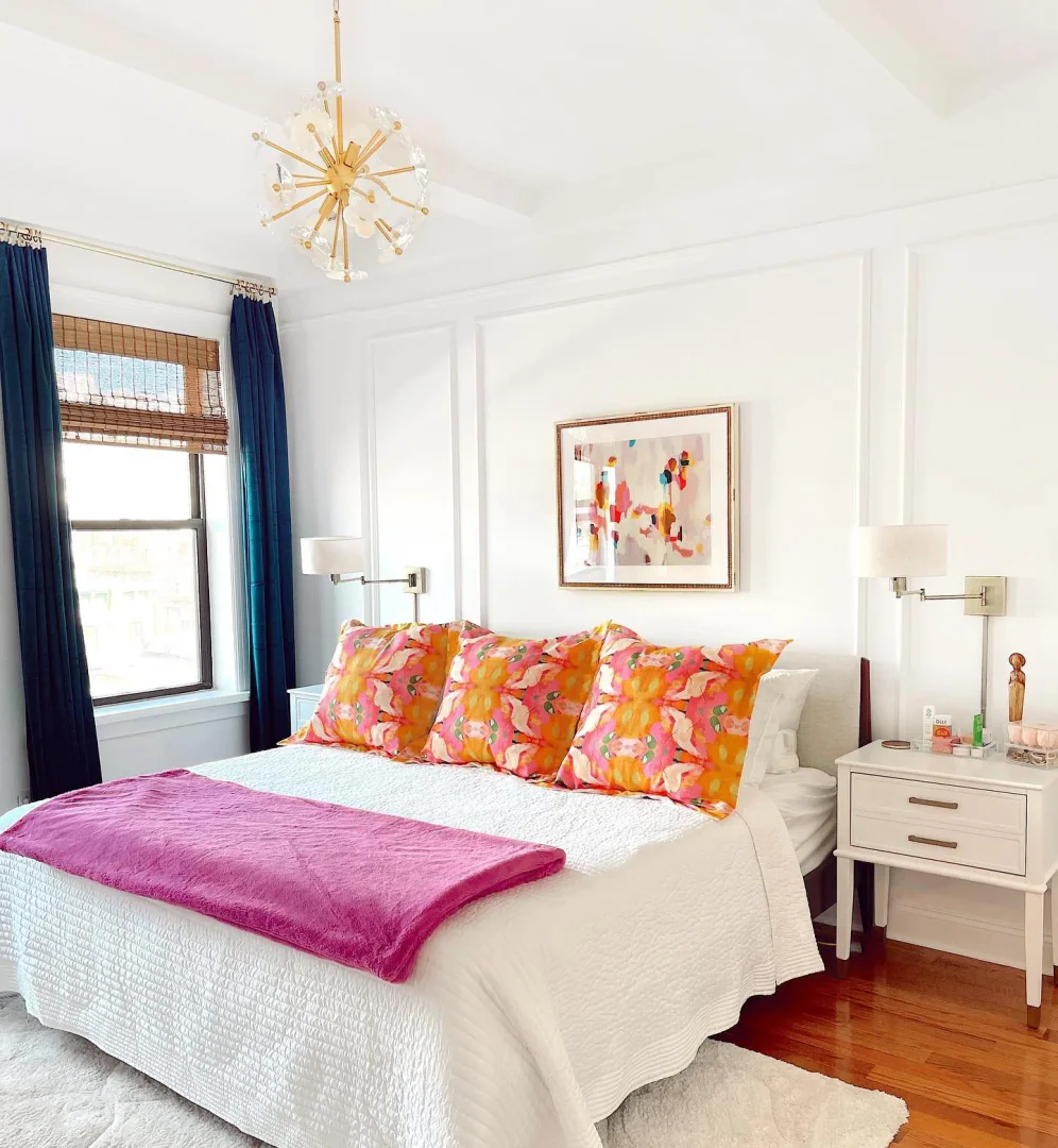 14. Bright Contrast Bedroom (Colorful Bedroom Ideas)