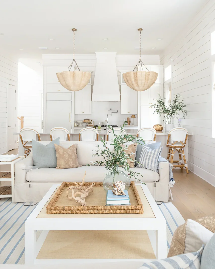 16. Light and Airy Coastal Style (Beachy Living Room Ideas)