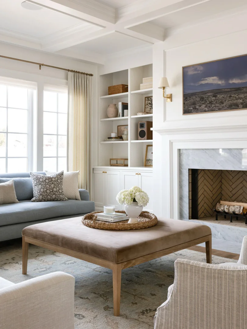 3. Modern Classic Comfort (Light Living Room Ideas)