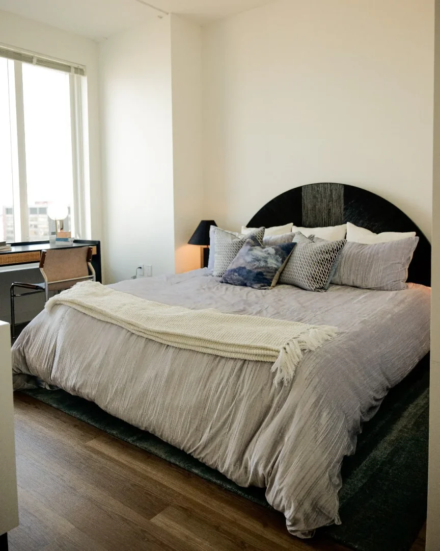 3. Ocean-Inspired Comfort in Blue Tones (Apartment Bedroom Ideas)