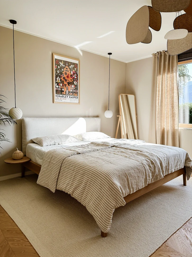 5. Scandinavian Simplicity with Earthy Lightness (Mid Century Bedroom Ideas)