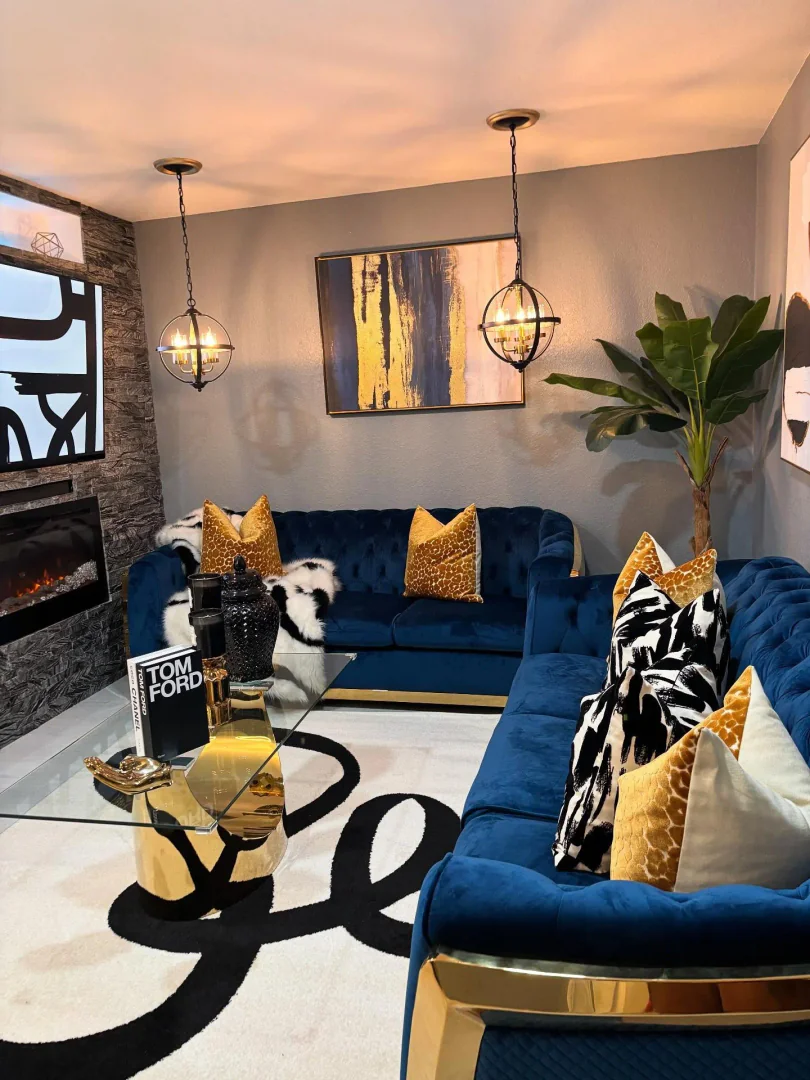 6. Velvet Luxe with Royal Blue and Gold (Yellow and Blue Living Room Ideas)