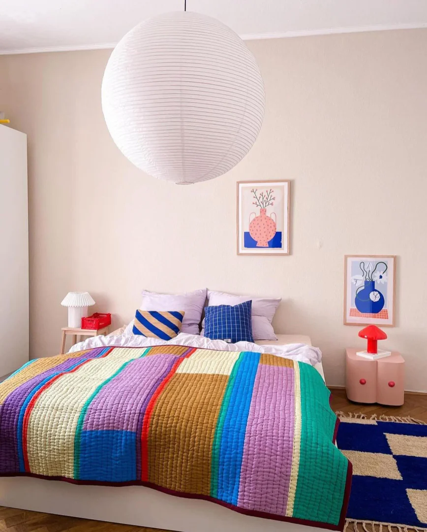 7. Graphic Color Block Bedroom (Colorful Bedroom Ideas)
