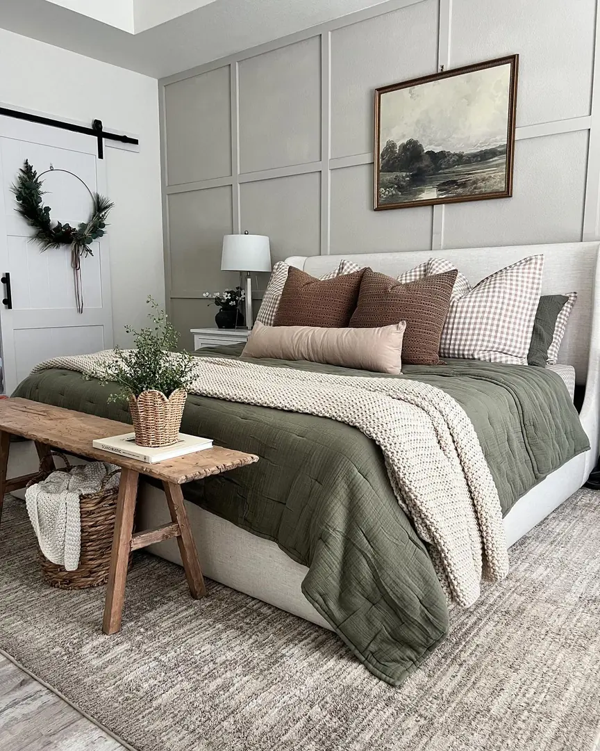 9. Rustic Comfort with Earthy Accents (Gray Wall Bedroom Ideas)